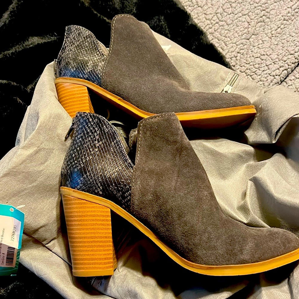 Dolce Vita booties. Bought from Stitchfix. Worn twice.